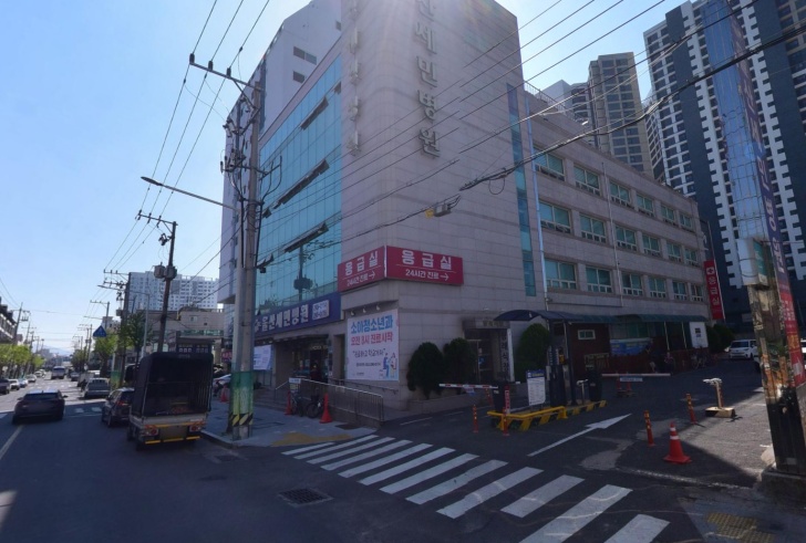 울산세민병원장례식장-전경-및-입구