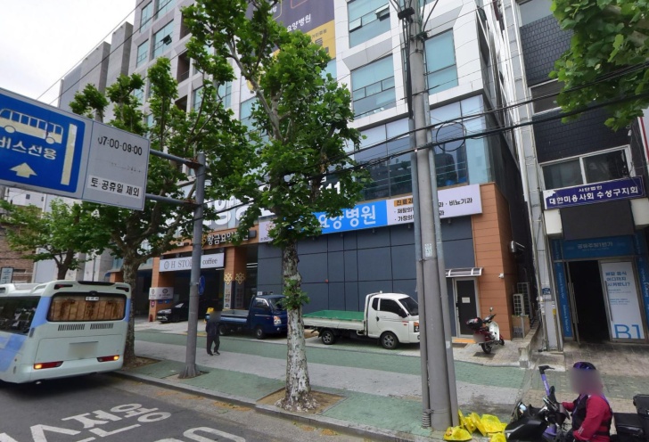 황금요양병원장례식장-전경-및-입구